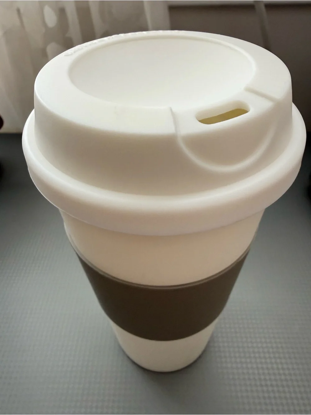 Reusable White Travel Coffee Cup with Brown Grip - Eco-Friendly Tumbler